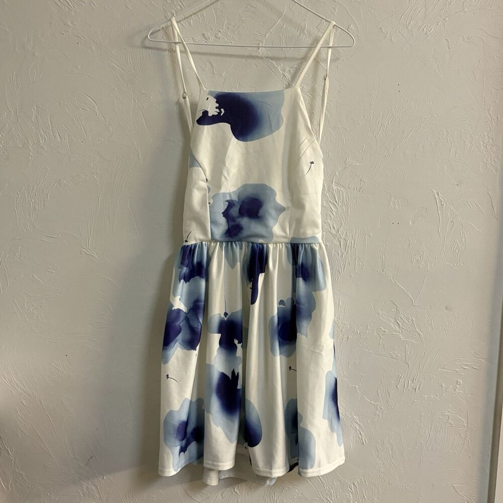 FANCYINN White/Blue Floral Satin Slip V-Neck Strappy Mini Dress Women’s S